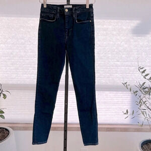 Frame Denim Le One High Rise Skinny Jeans Dark Wash Classic Wardrobe Staple Chic